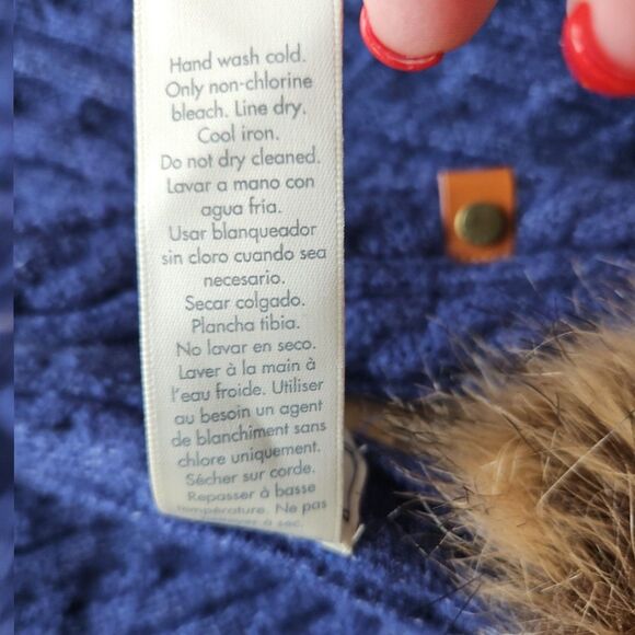 Frye & Co Scarf Deep Blue Cable Knit Faux Fur Pom Whimsy Preppy School - Picture 4 of 8